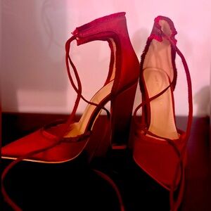 Barely worn  size 6.5 Shoe Republia LA